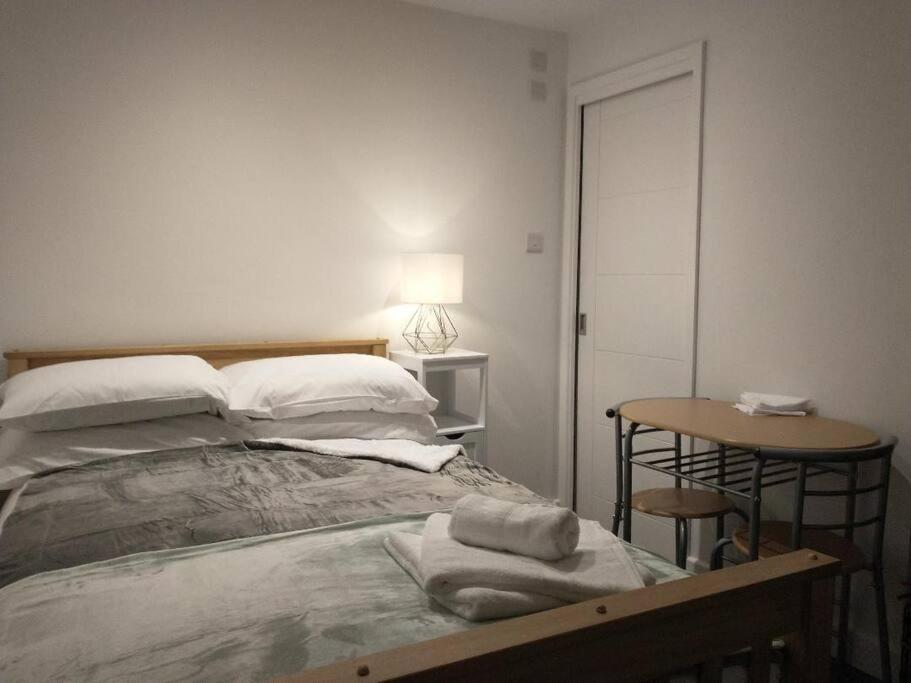 Cosy Garden Studio Room Minimum Two Night Booking Hove Esterno foto